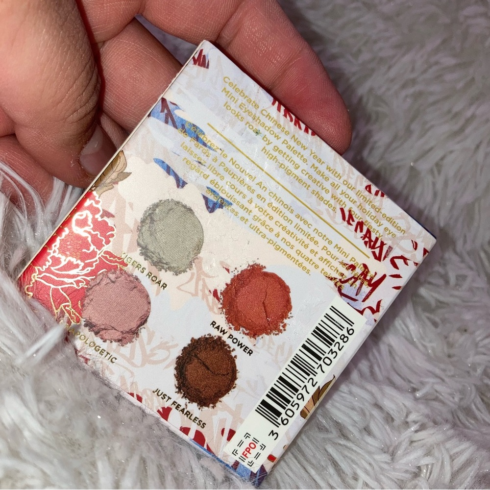 Urban Decay - Chinese New Year Palette - Picture 9 of 11